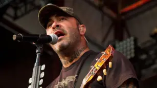 Aaron Lewis sets 2026 ‘American Tour’ dates