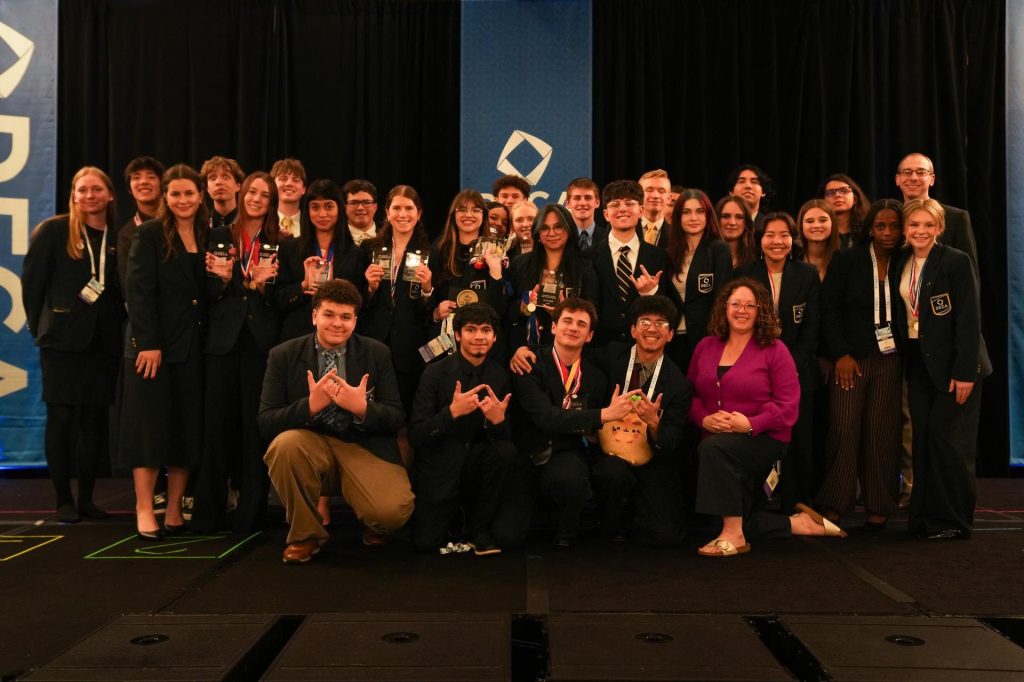 KU DECA Members “Go the Extra” at Oregon DECA State Competition