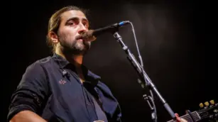 Noah Kahan launches new era with “The Great Divide” and massive 2026 Stadium Tour