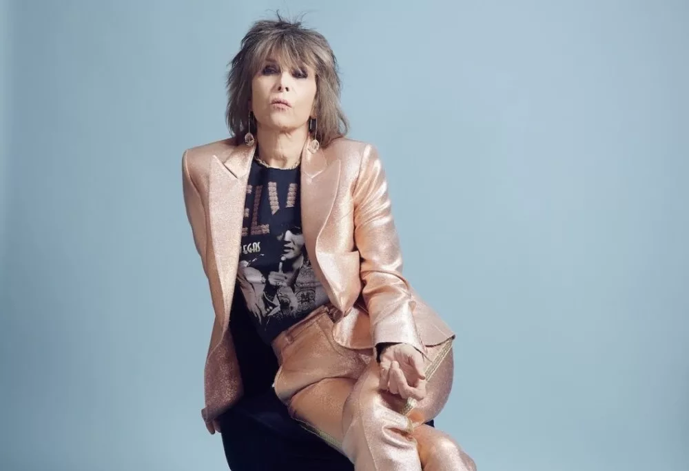 chrissie-hynde-in-seated-wearing-elvis-shirt-credit-ki-price_chrissie-hynde83066