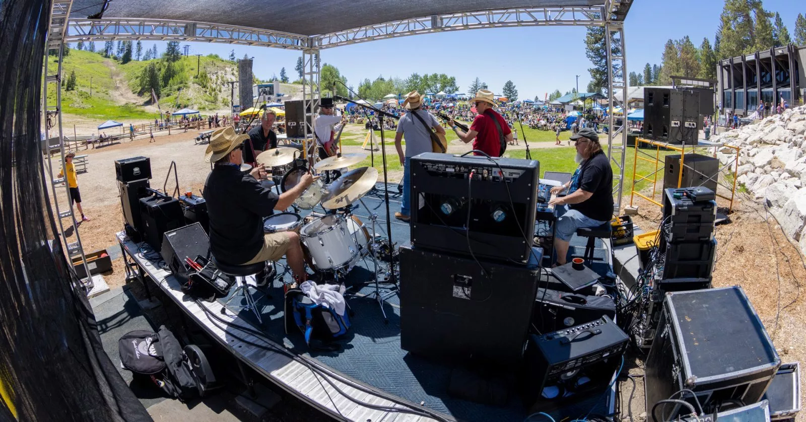 MUSIC ON THE MOUNTAIN