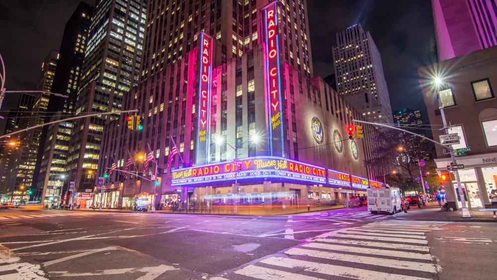 new-york-city-usa-september-01-2016-radio-city-music-hall-in-rockefeller-center-is-home-of-the-rockettes-and-famous-annual-christmas-spectacular