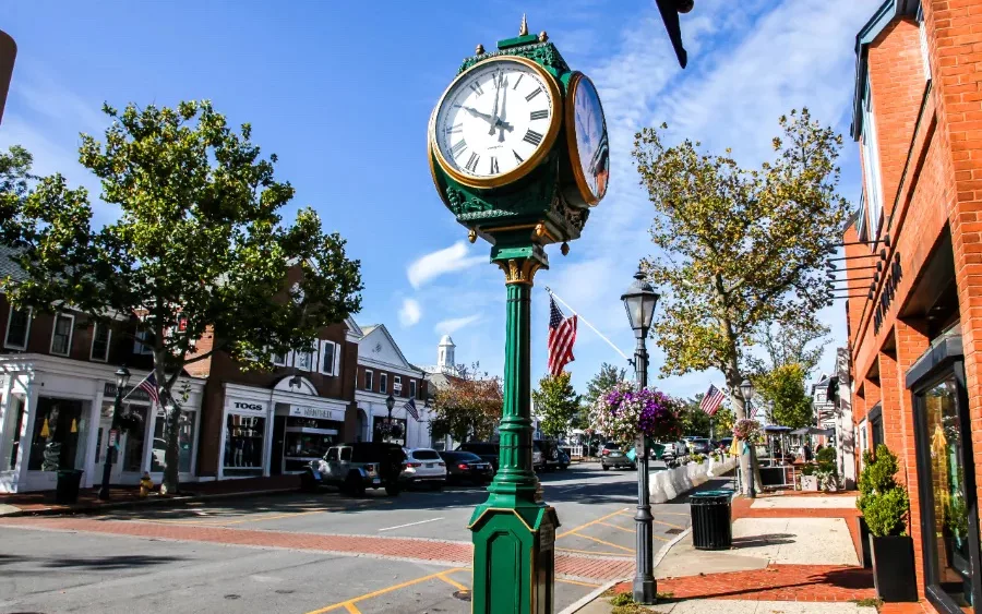 new-canaan-clock