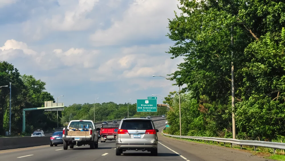 oldgreenwichctusa-august2020viewdownsouthboundlanehighway