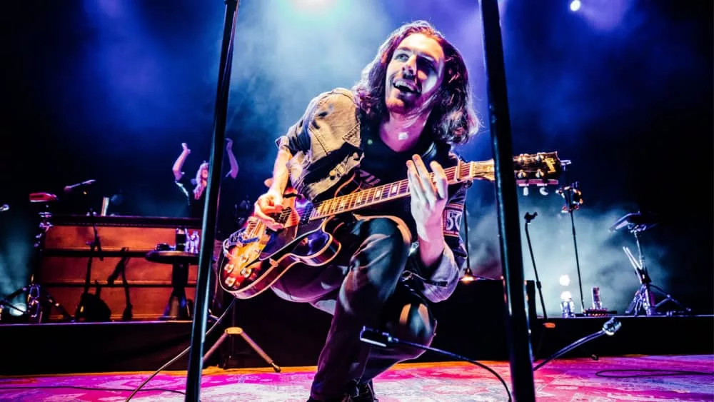 Hozier extends 'Unreal Unearth Tour' with North American dates | Rock 104.5