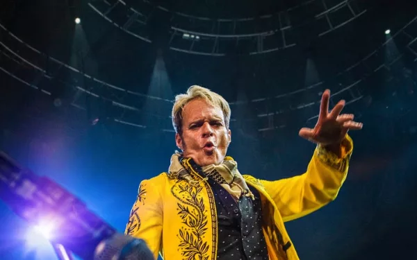 DAVID LEE ROTH