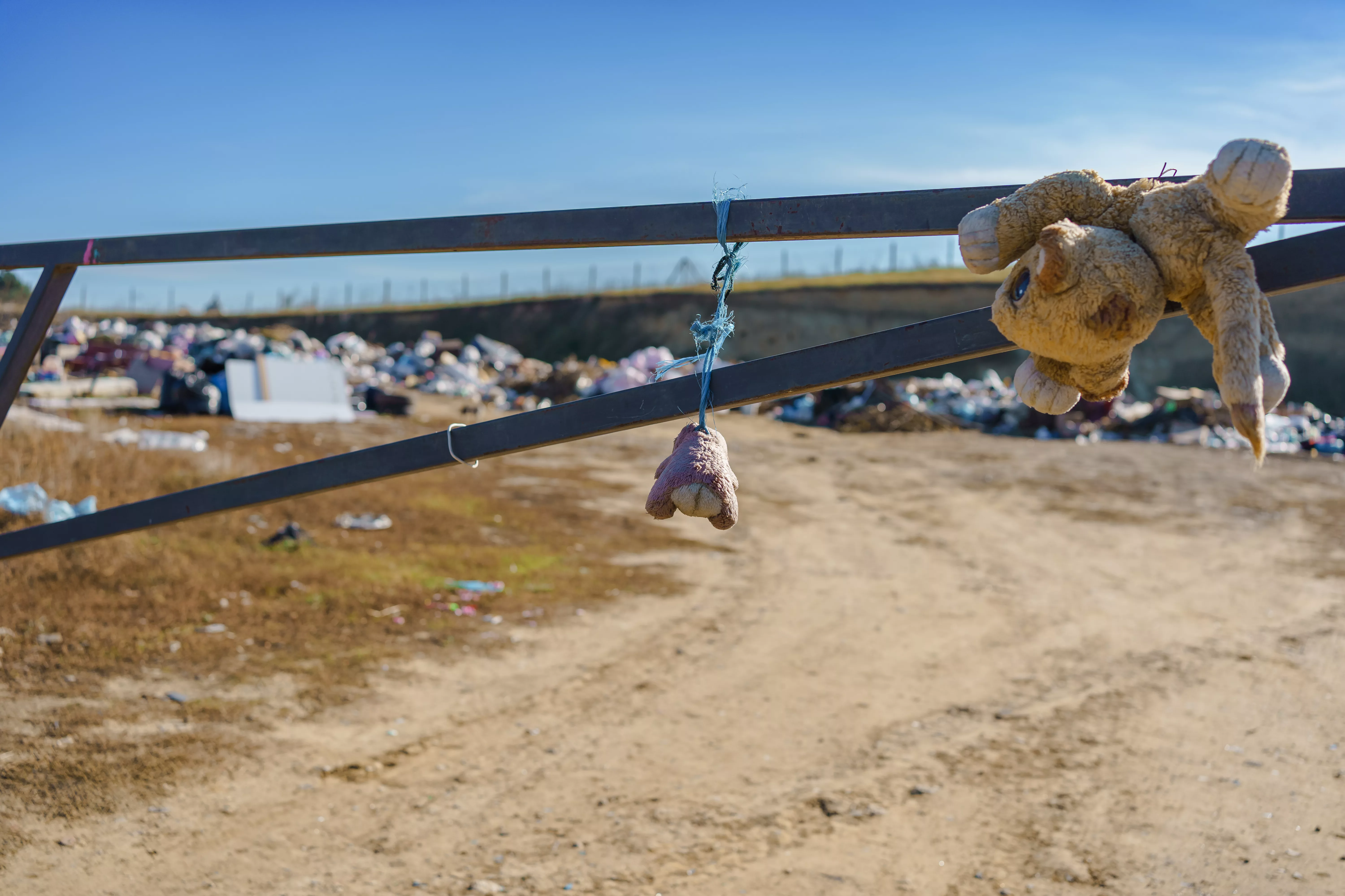 illegal-garbage-dump-plastic-waste-environmental-pollution