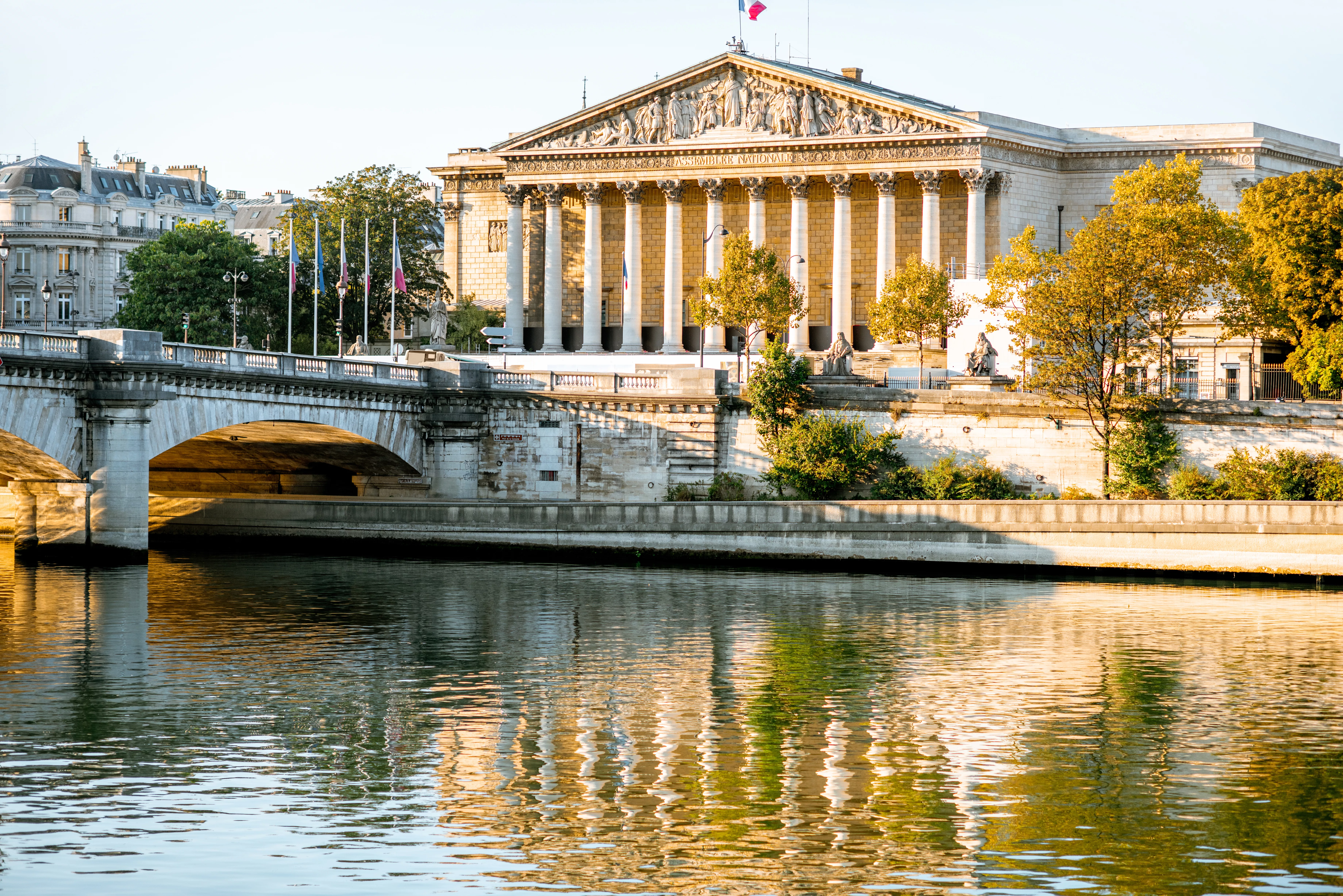 concordia-bridge-with-national-assembly-in-paris