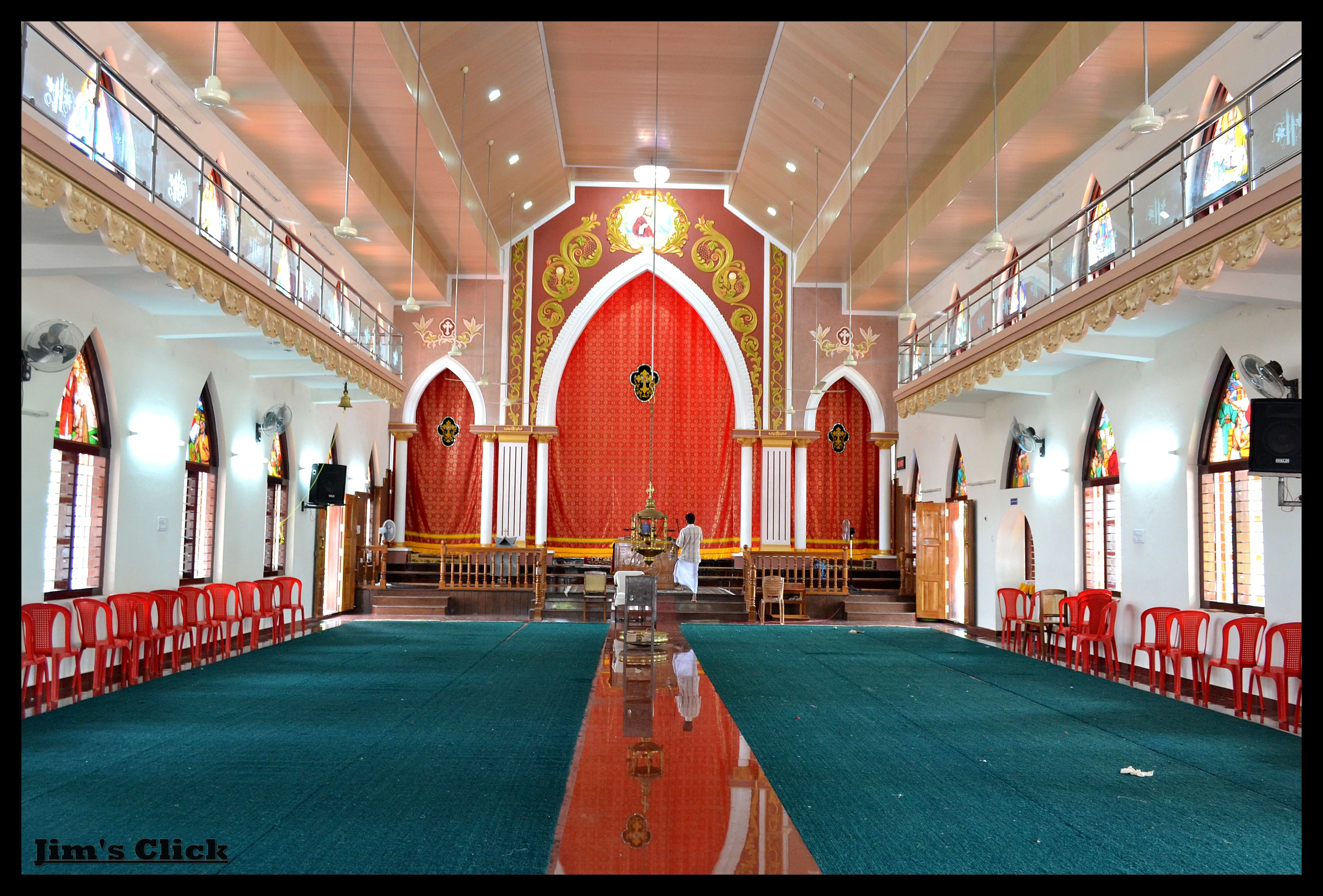 interior_of_st_elijah_orthodox_syrian_church_in_july_2011