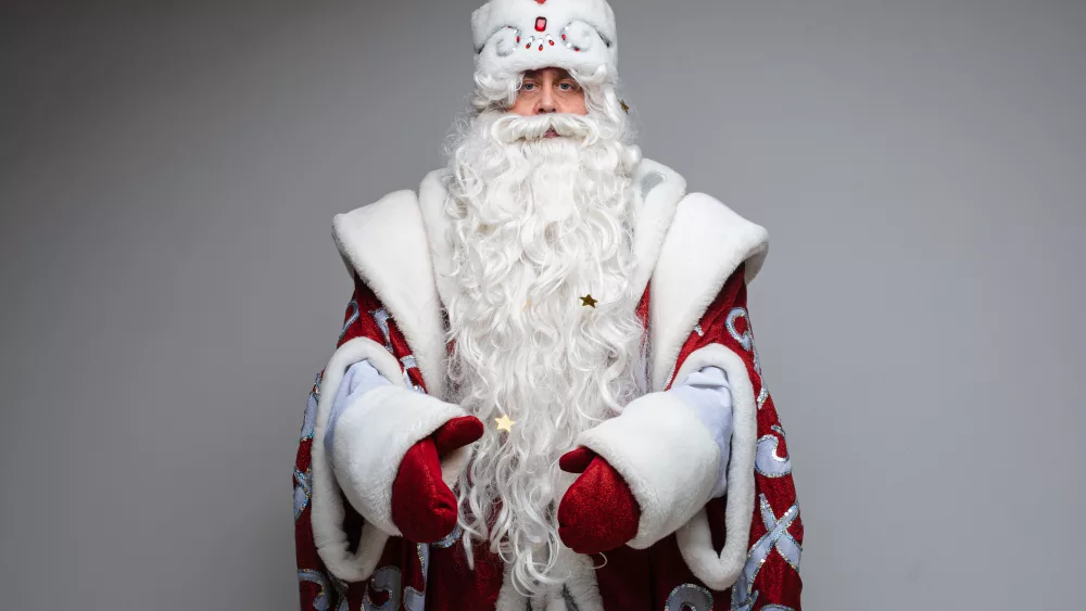 portrait-of-old-father-frost-doesnt-smile