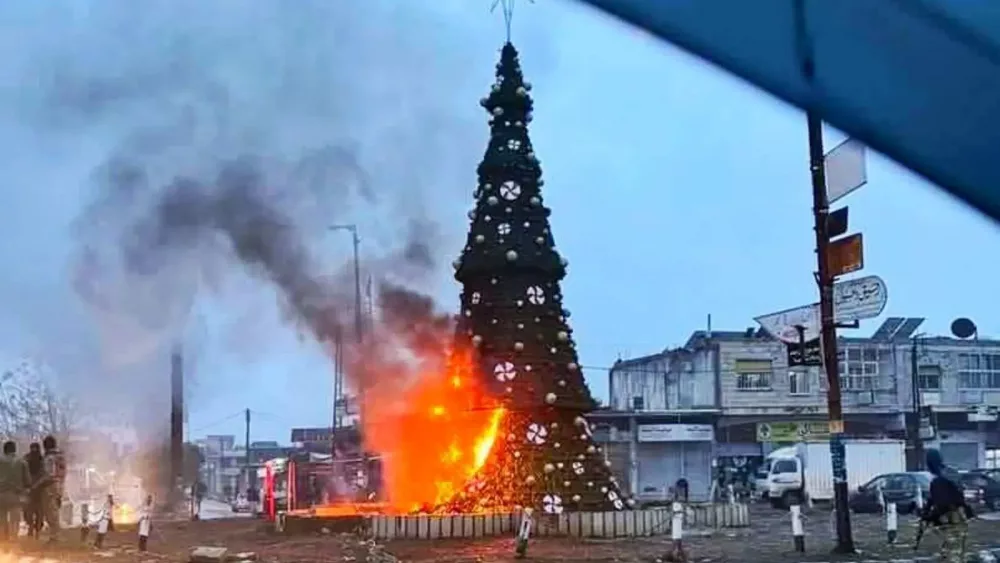 d75dc721-syria-christmas-tree-1