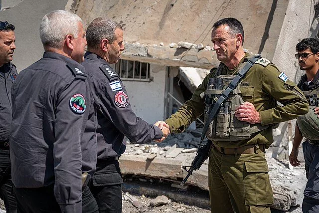 herzi_halevi_and_israeli_firefighters