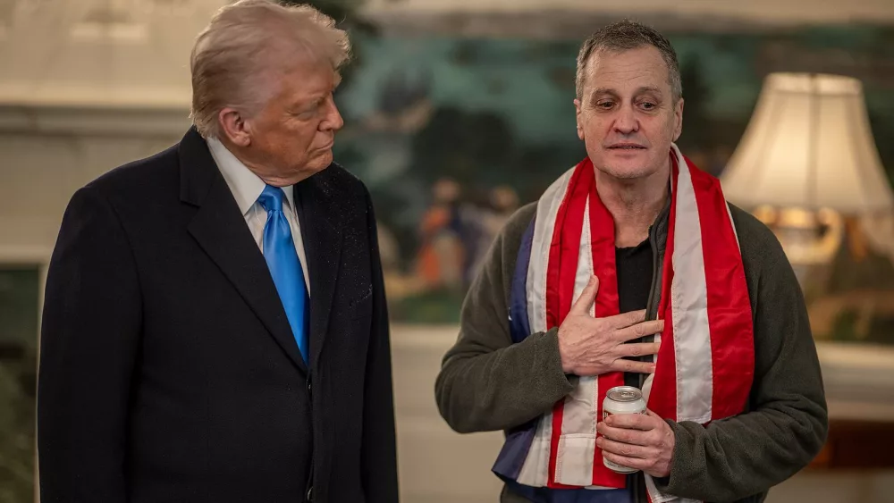 The White House, Public domain, via Wikimedia Commons