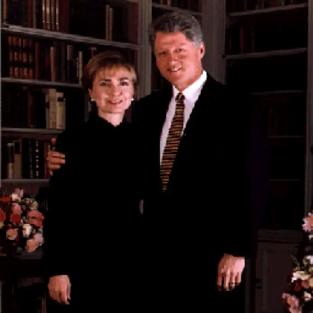 Bill and Hillary Clinton / usasearch.gov, Public domain, via Wikimedia Commons