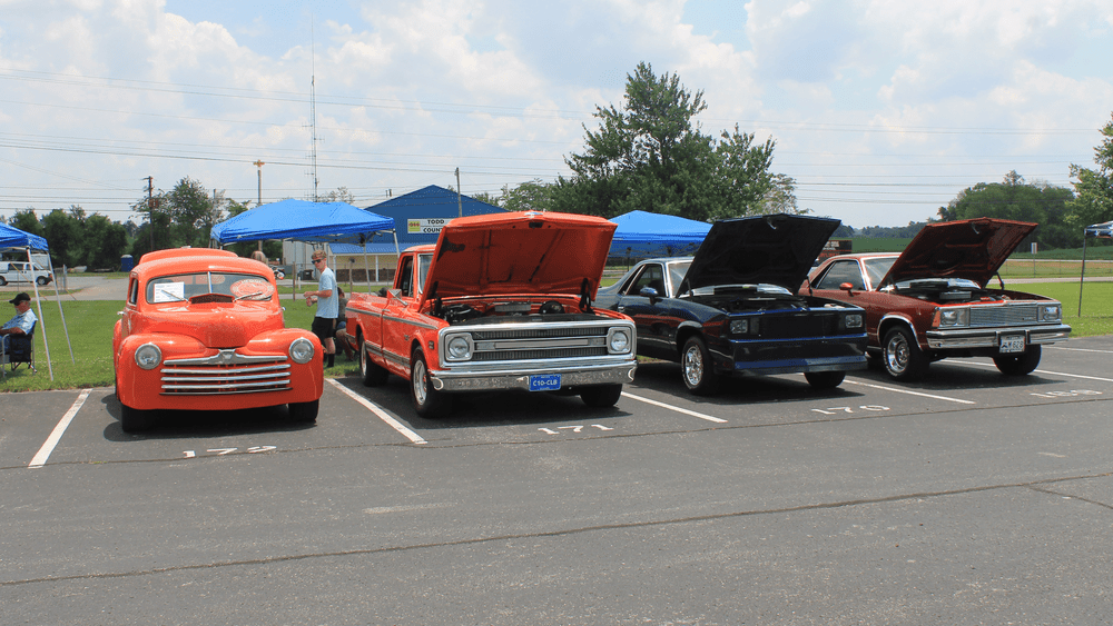 PHOTOS Elkton Cruise In And Car/Truck Show WEKT Ham Broadcasting, Inc