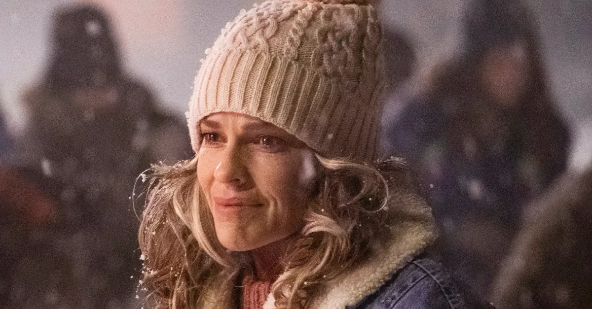 32133-ordinary-angel-hillary-swank-allen-fraser_source_file151589