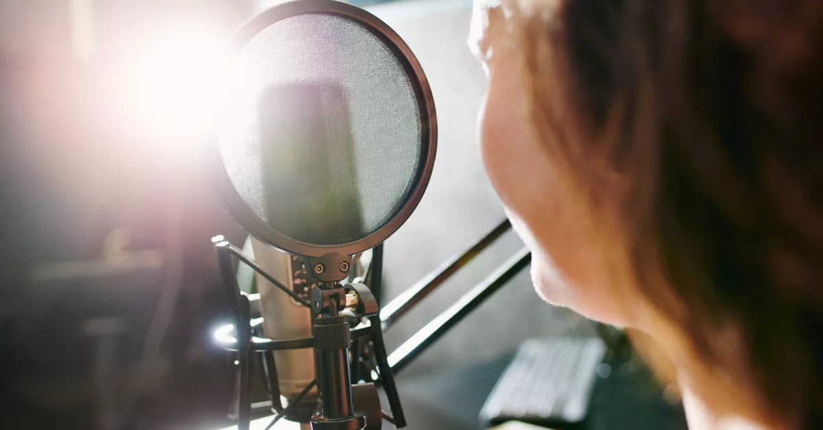 24316-woman-in-recording-studio-gettyimages-nicola892450