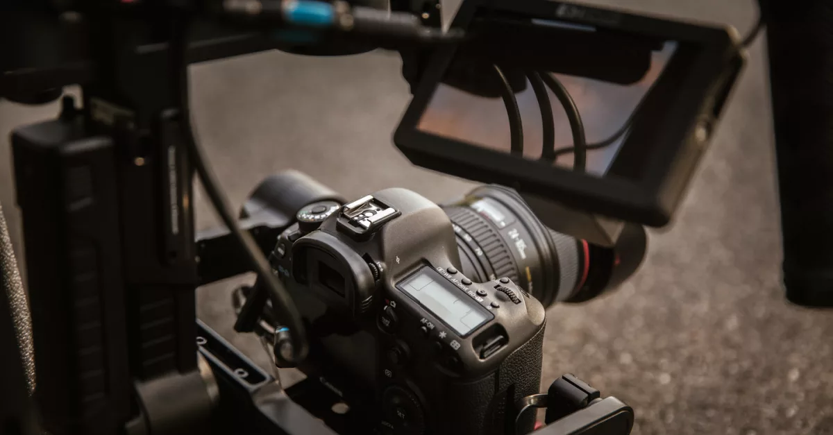 29019-camera-kevin-schmid-unsplash_source_file522291