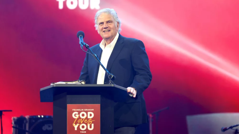 32325-franklin-graham-god-loves-you-bgea_source_file359097