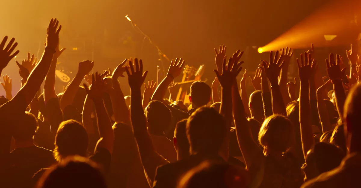 29628-people-worshipping-gettyimages-kativ_source_file868598