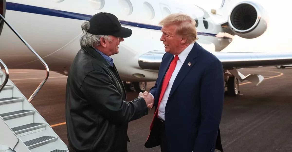 Franklin Graham Meets with Donald Trump during Southern Border Tour ...