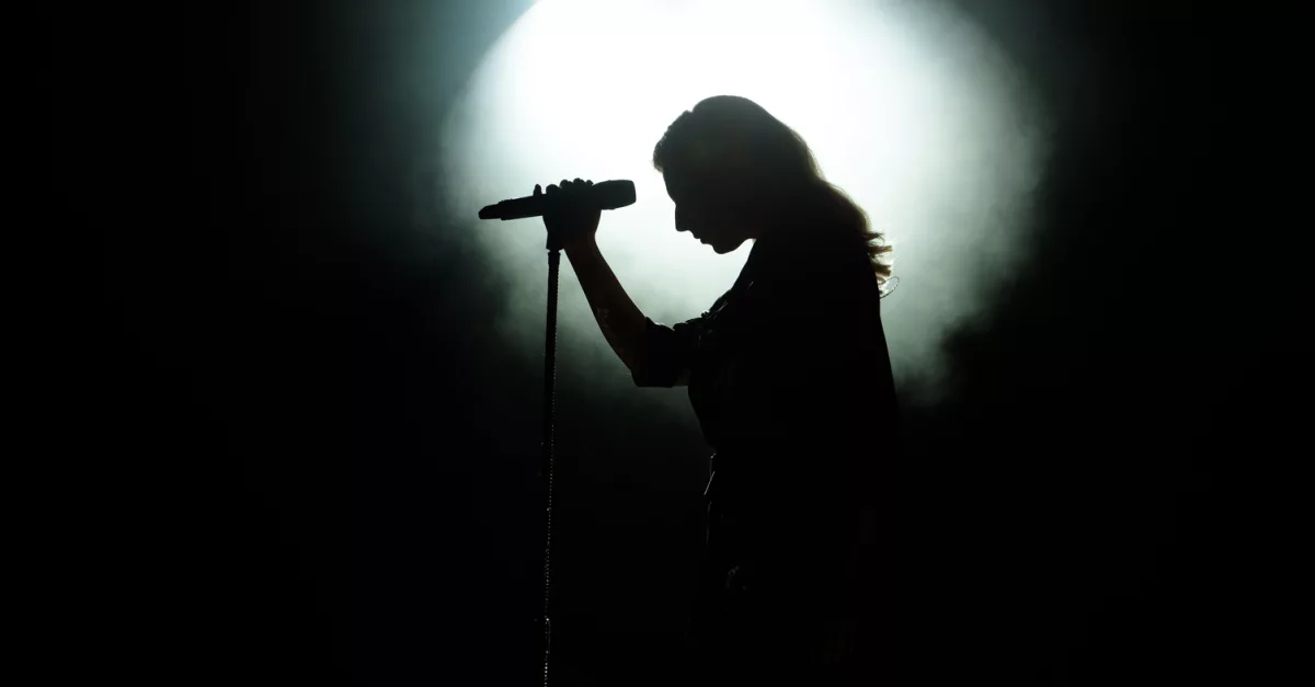 25729-woman-singing-gettyimages-nagaiets_source_file569209