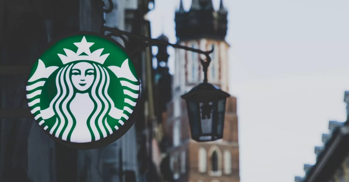 8096-starbucks-szymon12455-unsplash902687