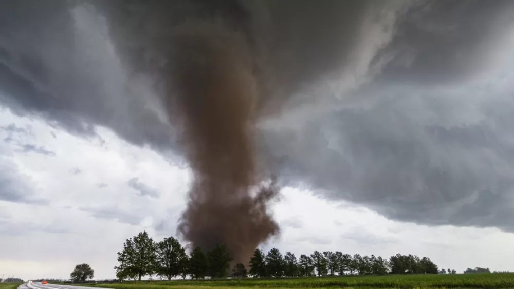 20062-tornado-gettyimages-mike-hollingshead15373