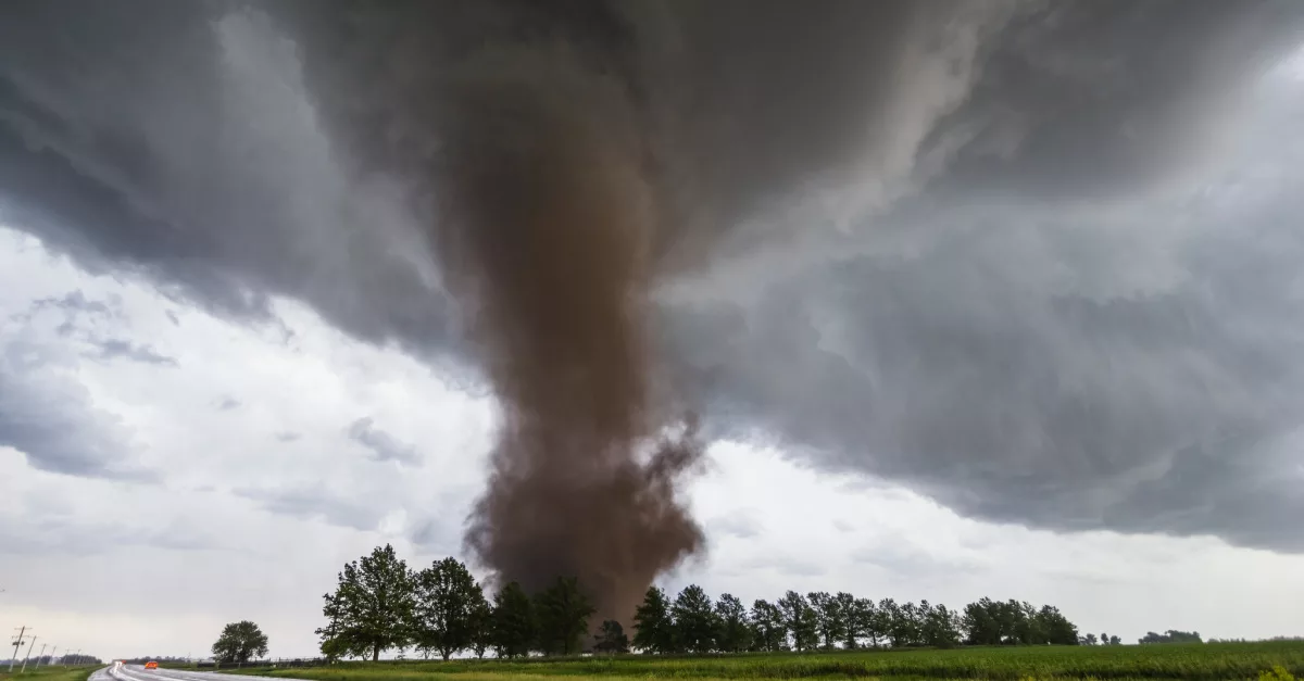 20062-tornado-gettyimages-mike-hollingshead15373