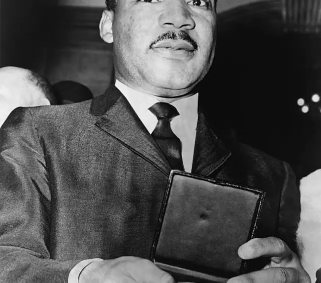 640px-martin_luther_king_jr_with_medallion_nywts