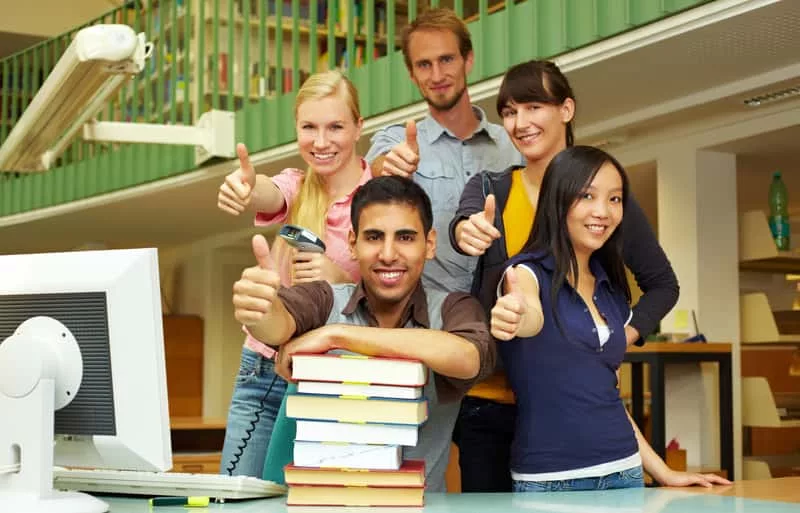 thumbs-up-in-library-2