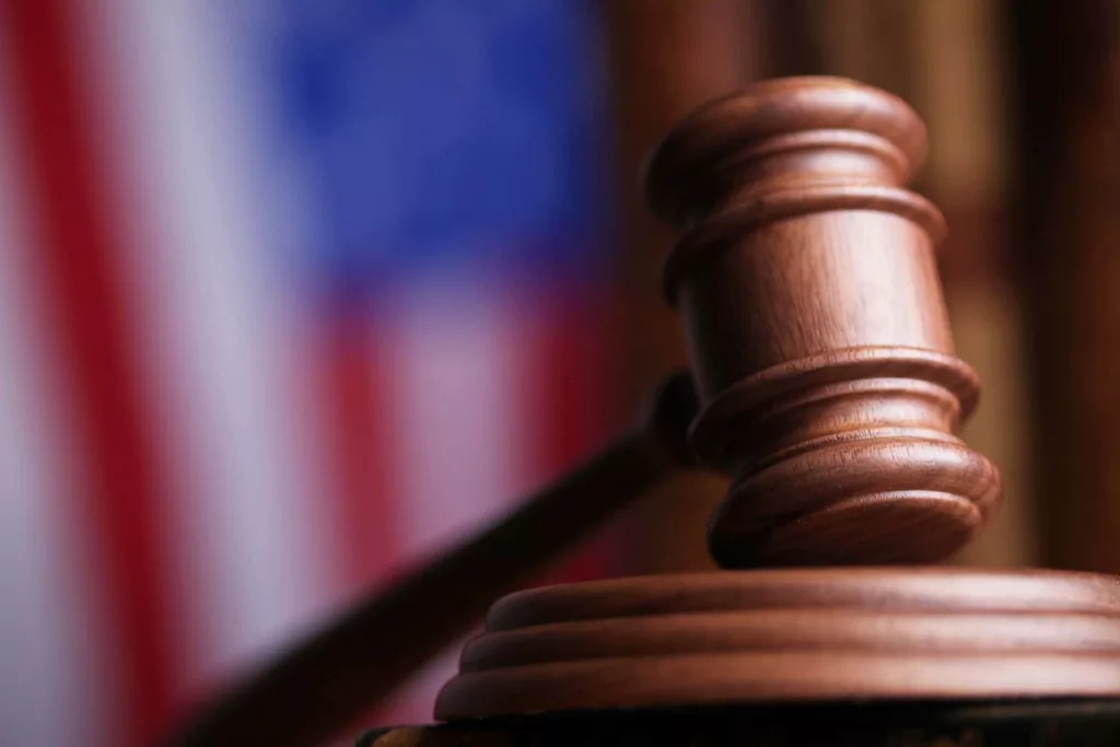 gavel-3