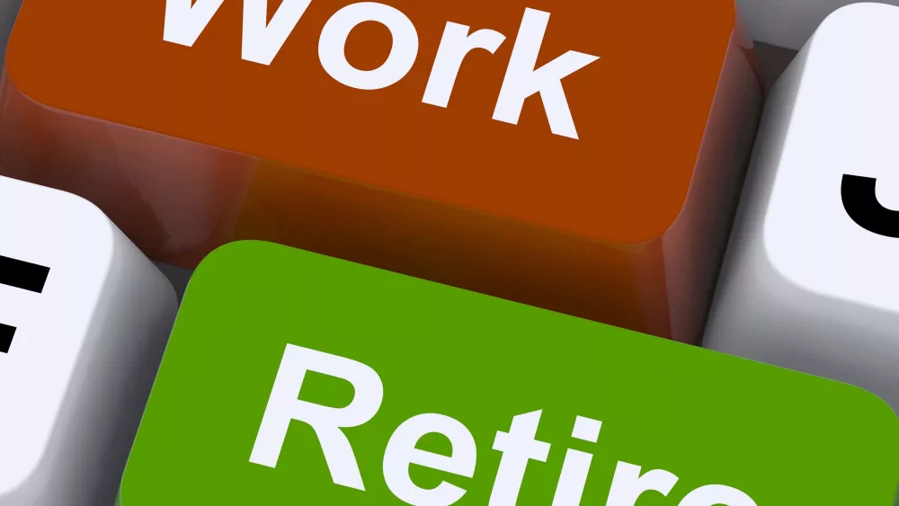 work-or-retire-signpost-shows-choice-of-working-or-retirement