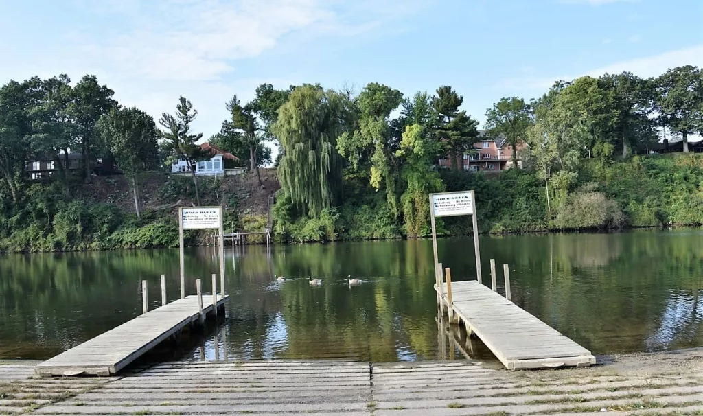 dock-small