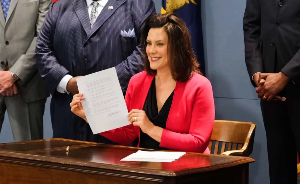 whitmer_signing_ed_2019-08_642576_7