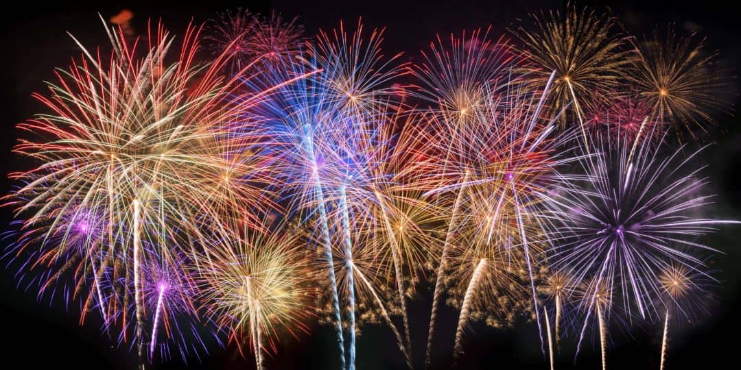 fireworks-isolated-on-black-background-3
