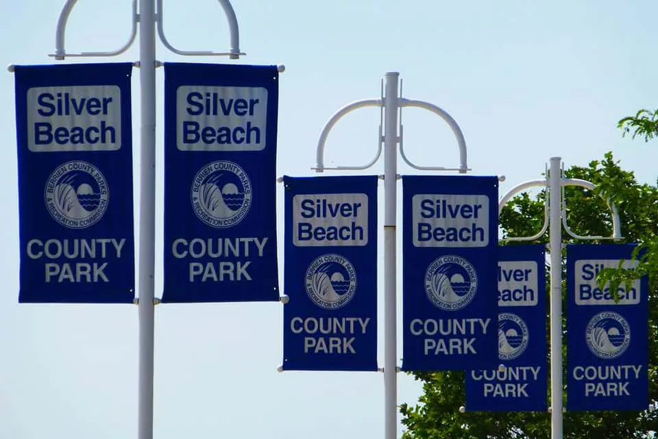 silverbeachcountyparkflags-4