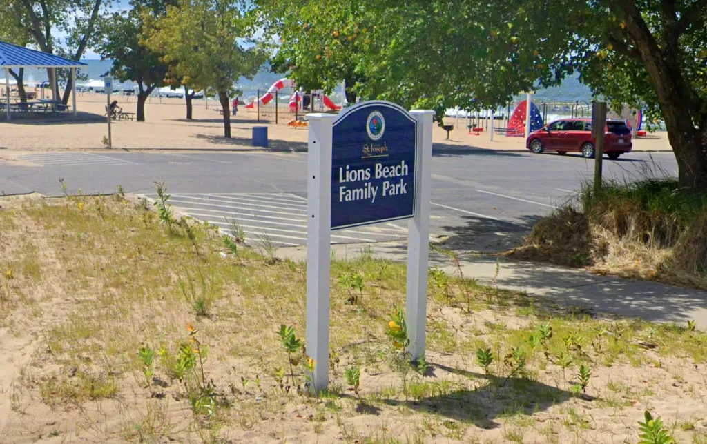 lionsparkbeach