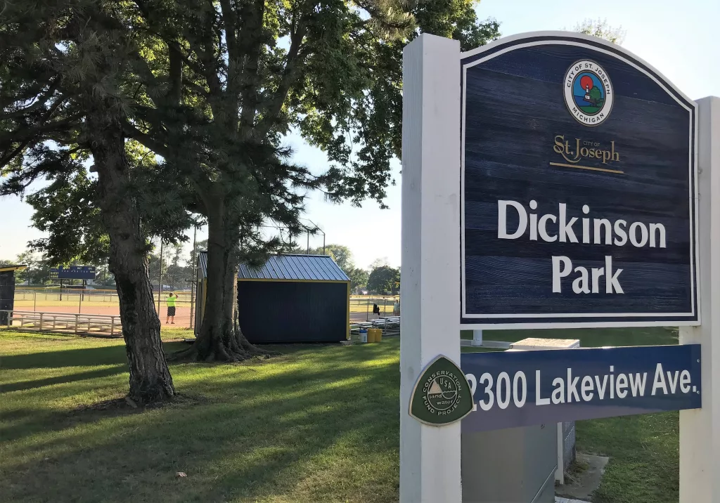 dickinson-park