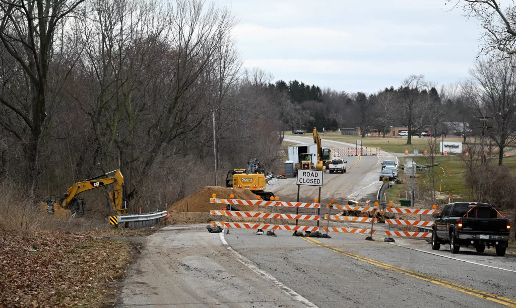 whirlpool-benton-township-lakeview-trail-construction-4