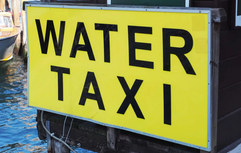 water-taxi-sign-in-venice