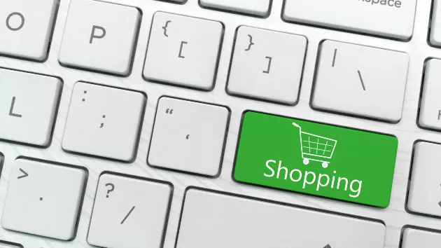 gettyrf_101722_onlineshoppingkeyboard469438
