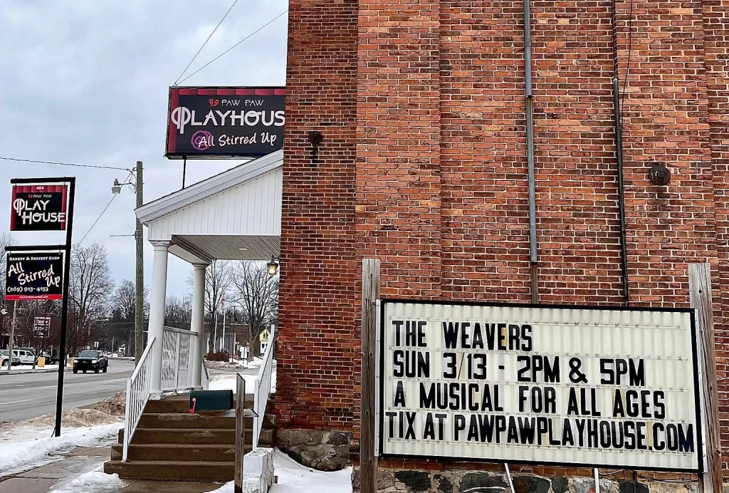 paw-paw-playhouse