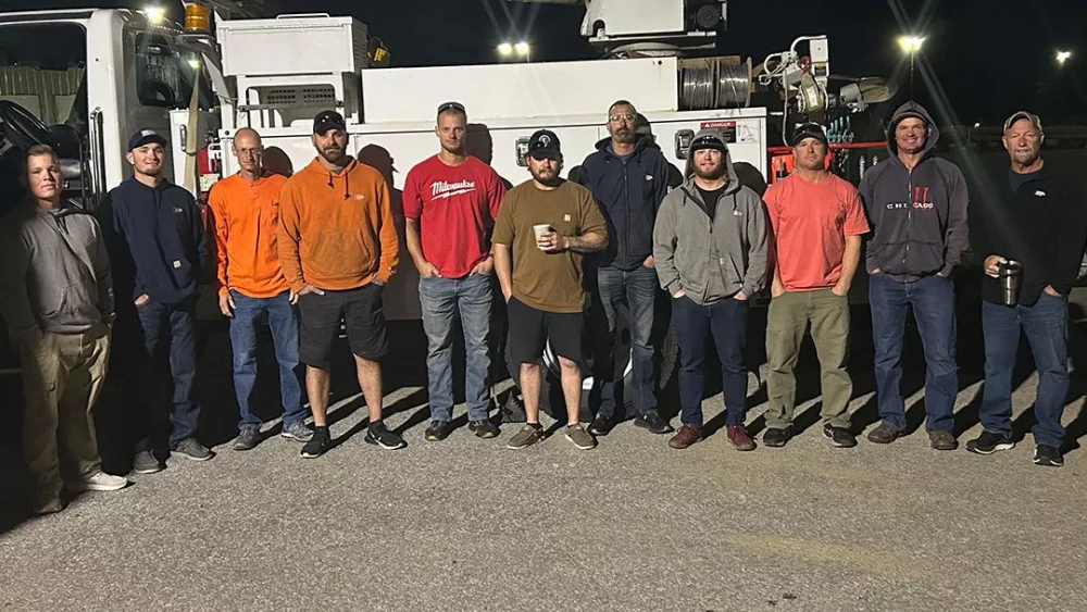 fort-wayne-lineworkers-group-shot