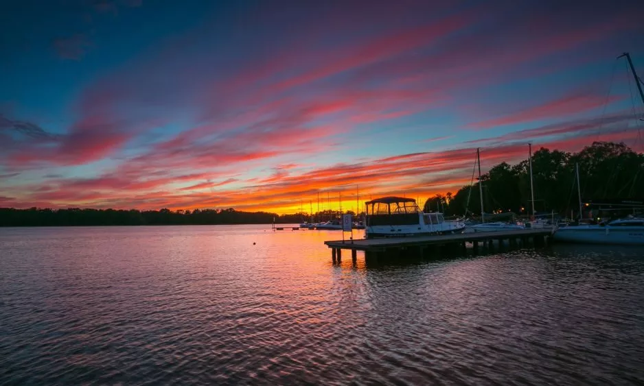 yachtboats-in-ports-at-evening