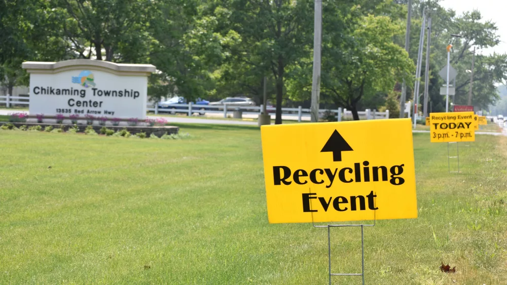 chikaming-sign-with-recycle-sign