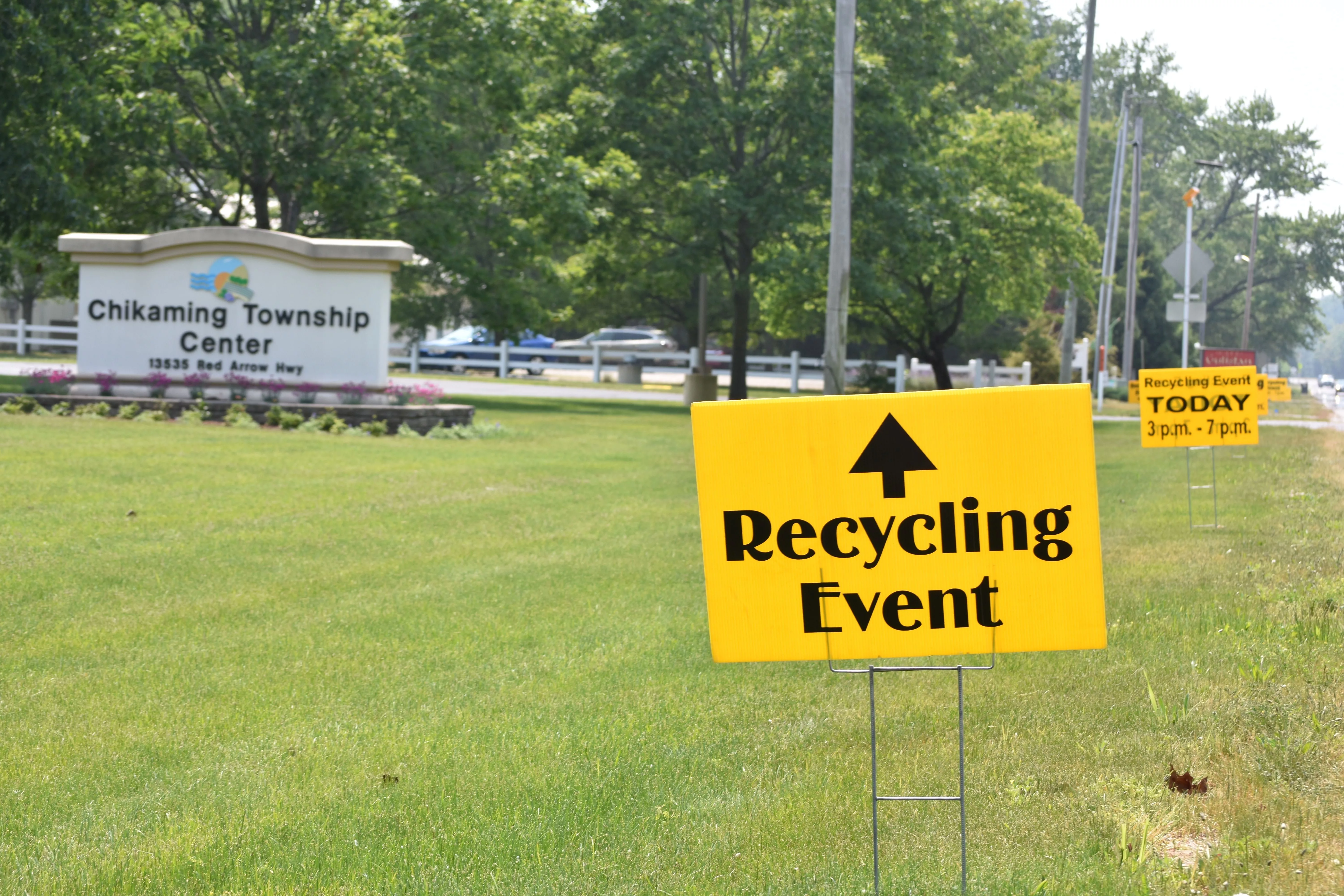 chikaming-sign-with-recycle-sign