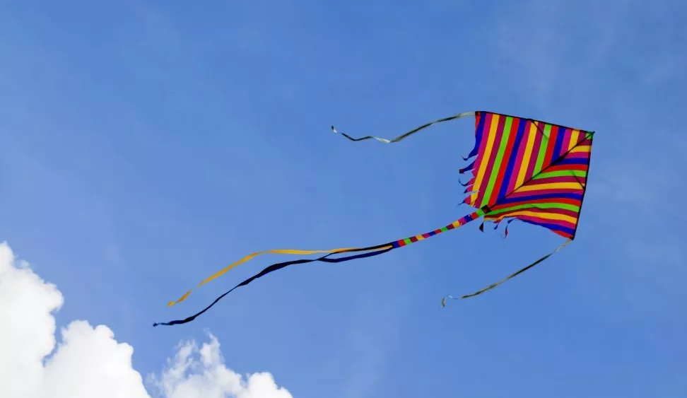 kites-colors-in-the-cloud-sky