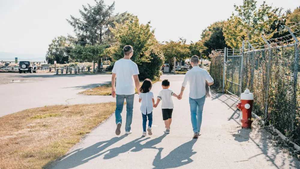 dad & kids in park