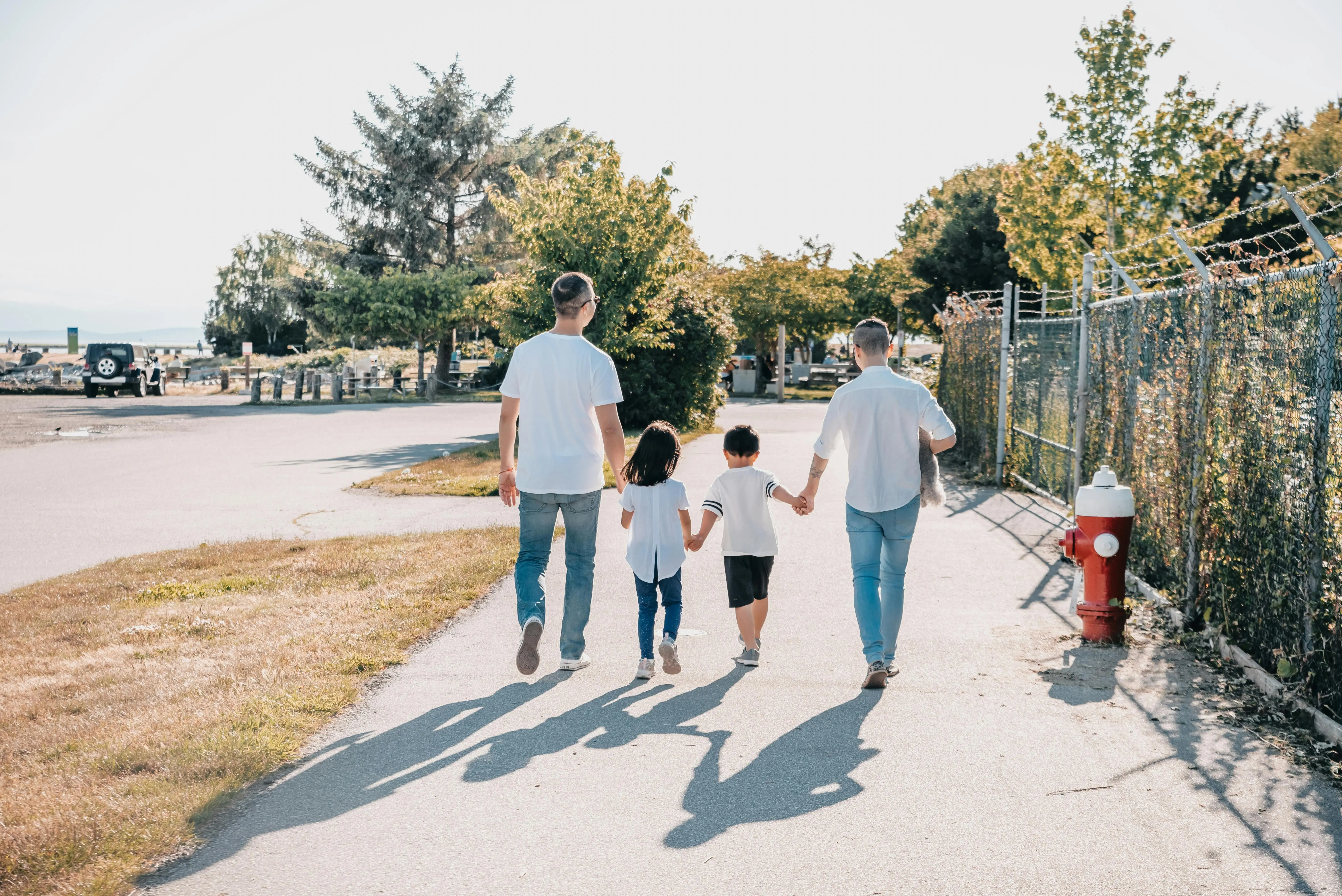 dad & kids in park
